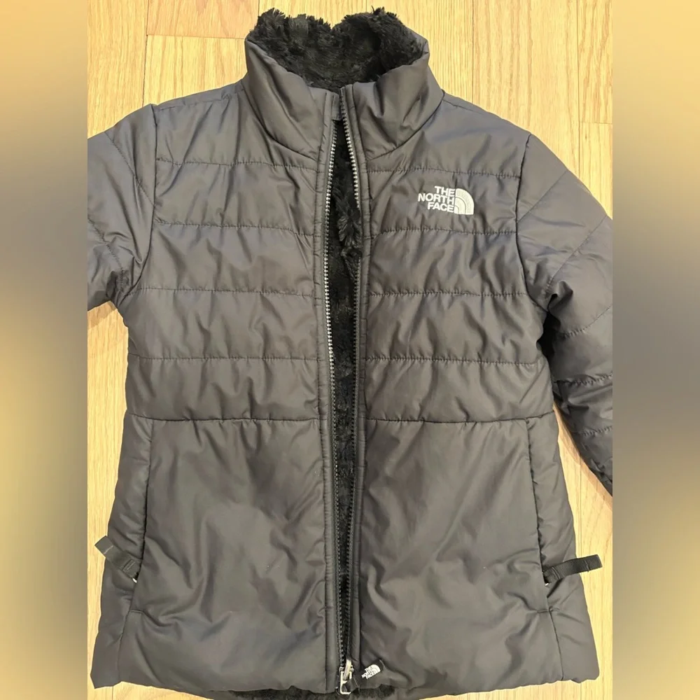 North Face -girls reversible winter jacket! Water repellent and fur lined! - Picture 2 of 6